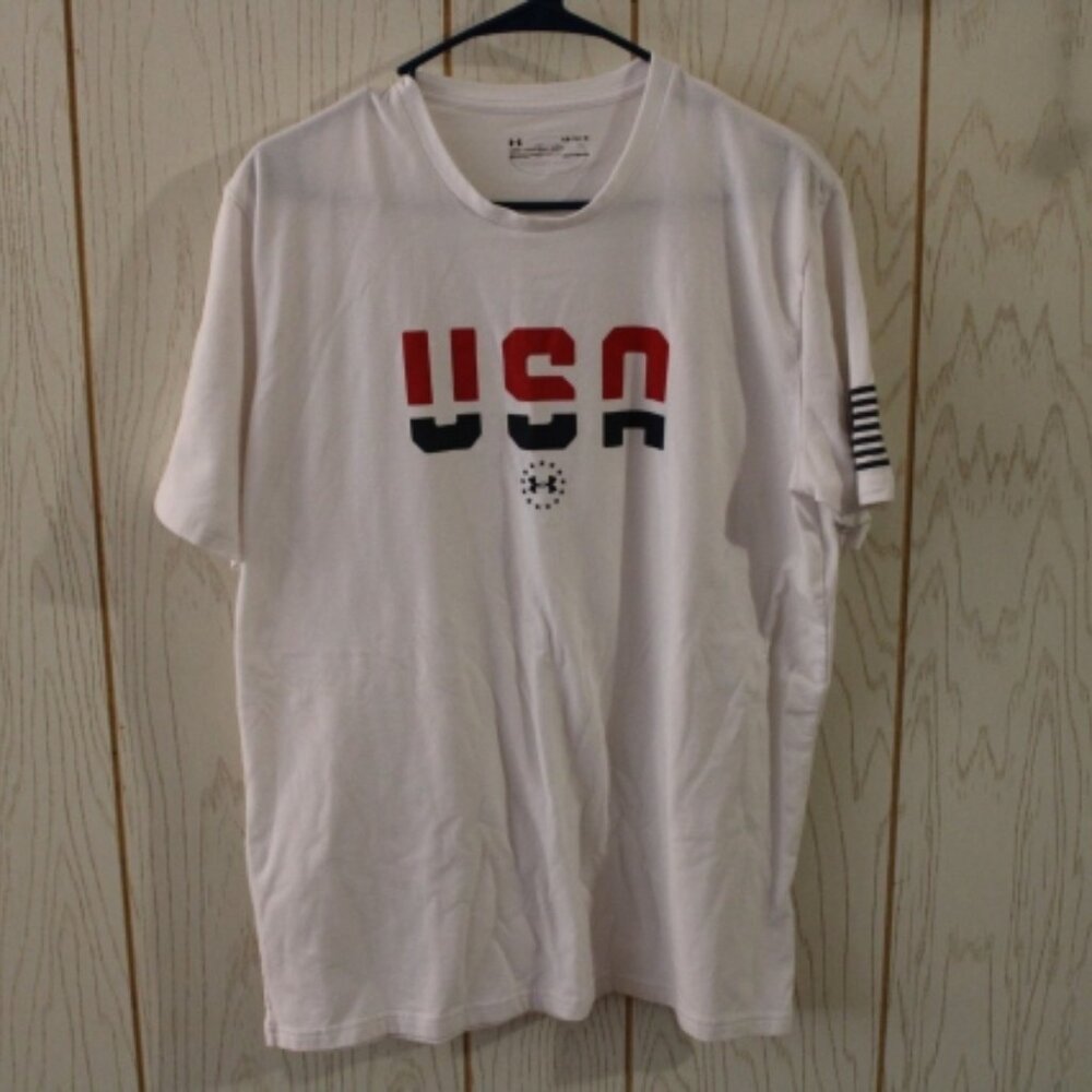 Men's Under Armour  USA T-Shirt - Size Large - Pre-Owned